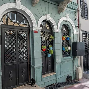 Otel Calanthe, İstanbul